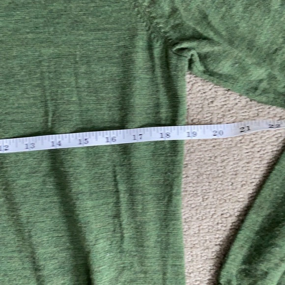 Uniqlo V-Neck Sweater - Picture 2 of 6